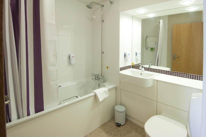 Premier Inn Aberdeen City Centre ภายนอก รูปภาพ