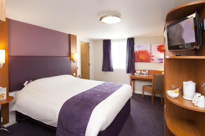 Premier Inn Aberdeen City Centre ภายนอก รูปภาพ